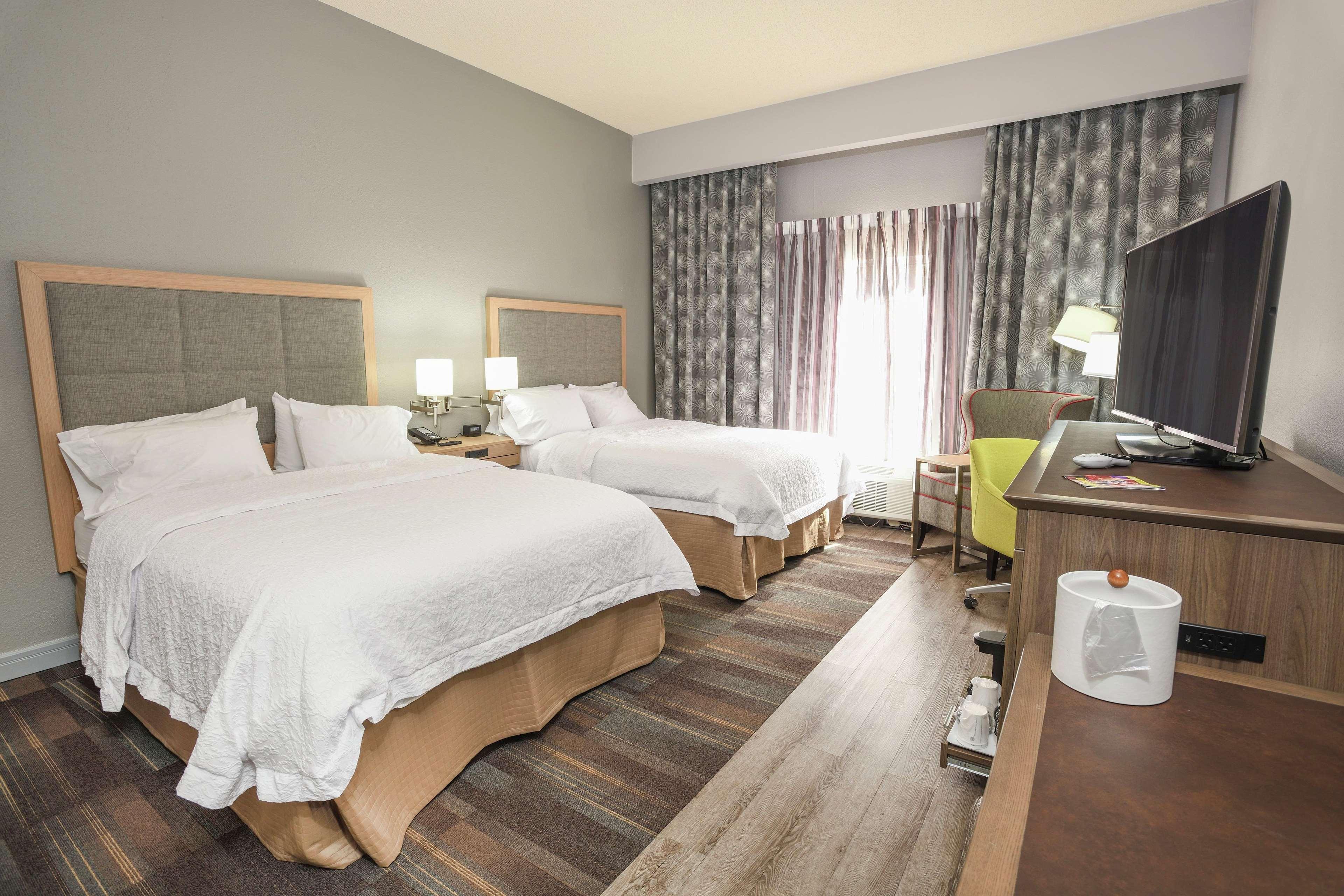 Hampton Inn Jacksonville - East Regency Square Eksteriør billede